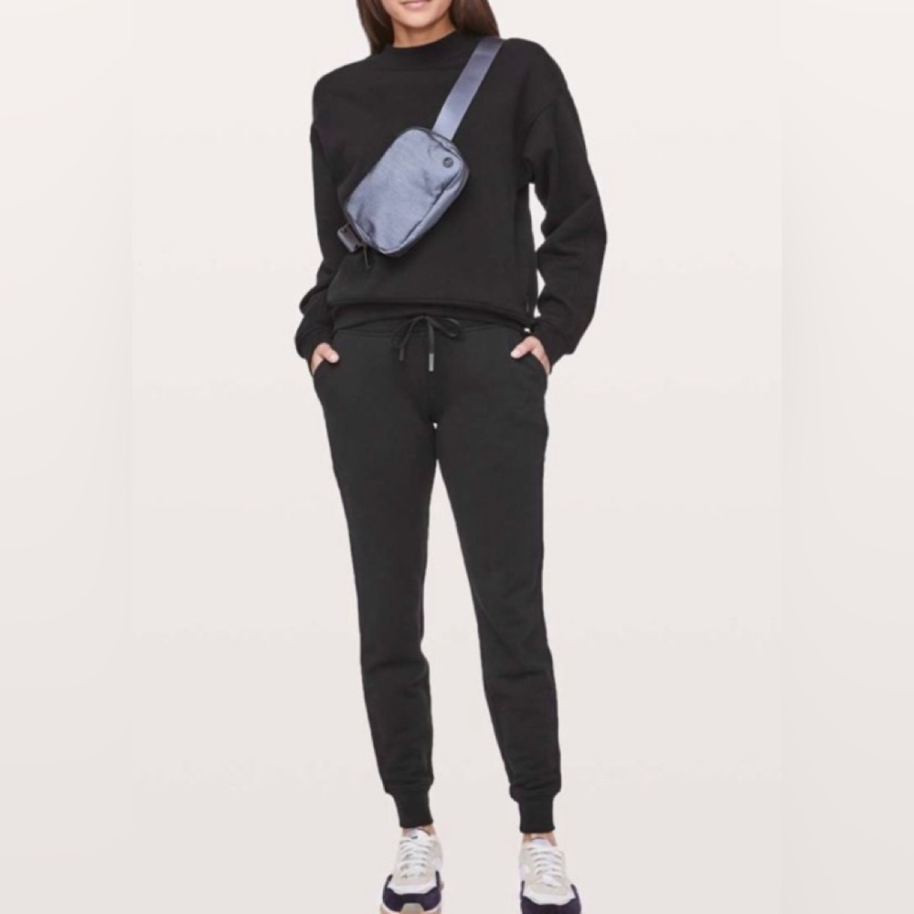 Women's Lululemon Warm Down Jogger 28"  Black size  6